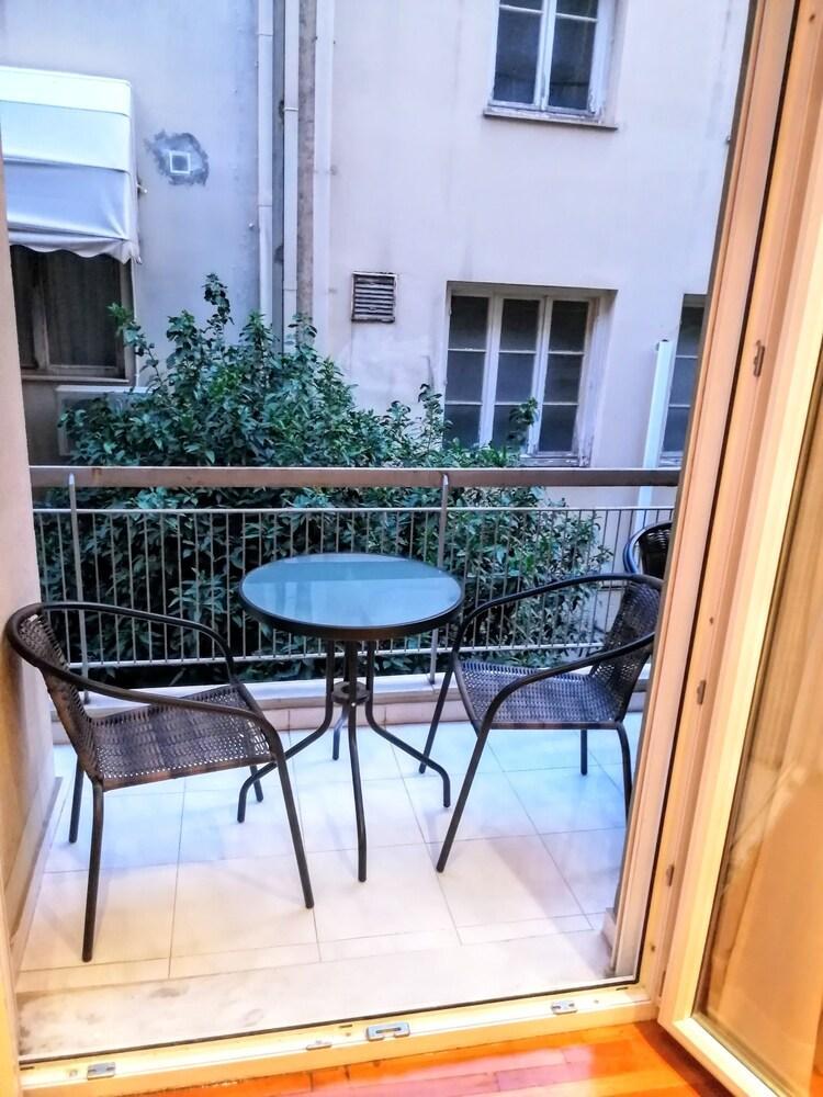 Lovely Apartment In Athens Center Экстерьер фото